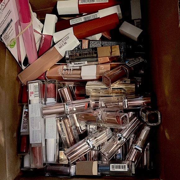 20 qty wholesale Makeup L’Oréal Revlon Elf Lips skincare cosmetics LOT Bulk New - Picture 9 of 14